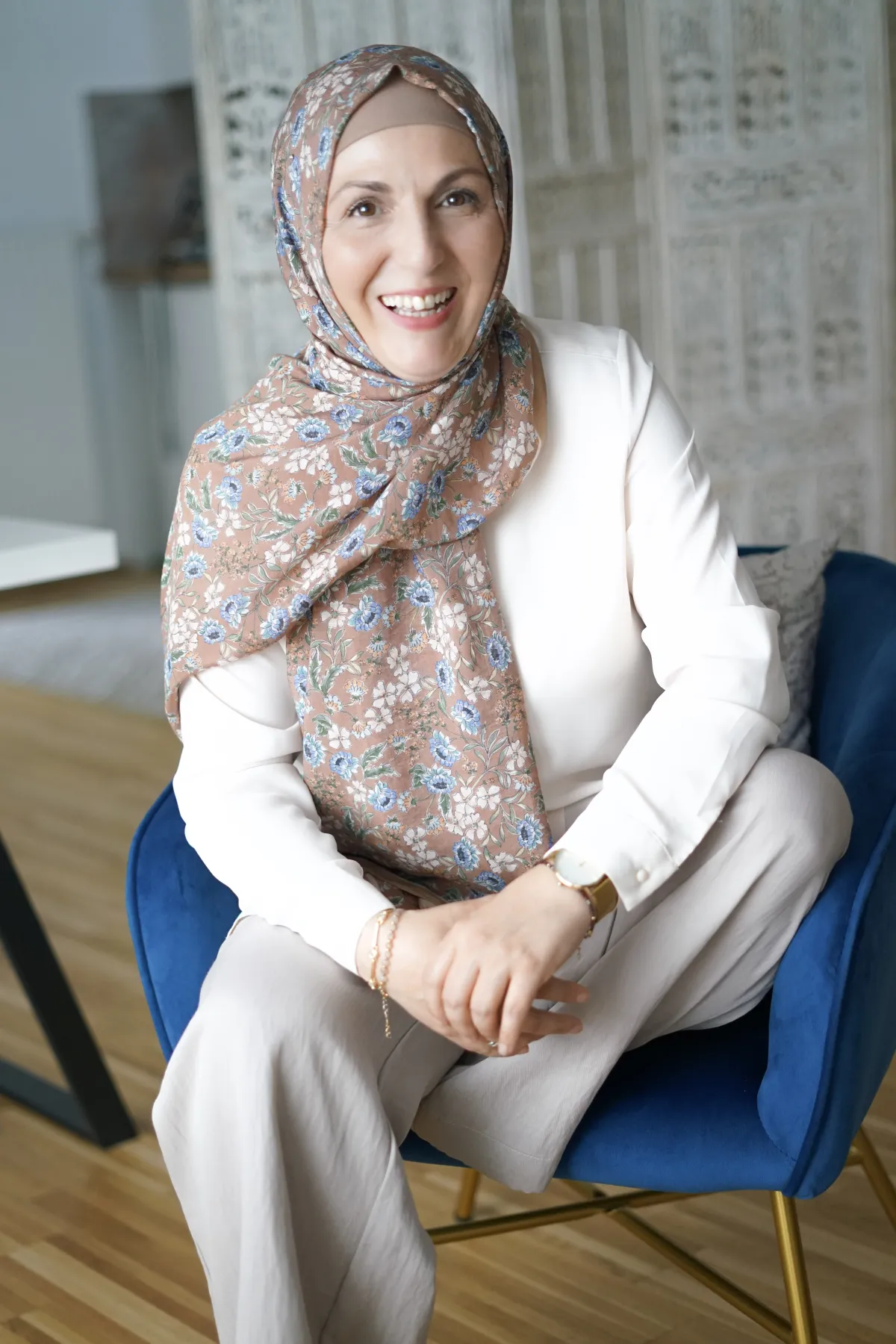Elif Elik-Gülen — Porträt in ihrer Praxis